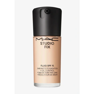 Abbildung von MAC Studio FIX Fluid SPF15 Foundation, Größe: 30 ml, Nc12
