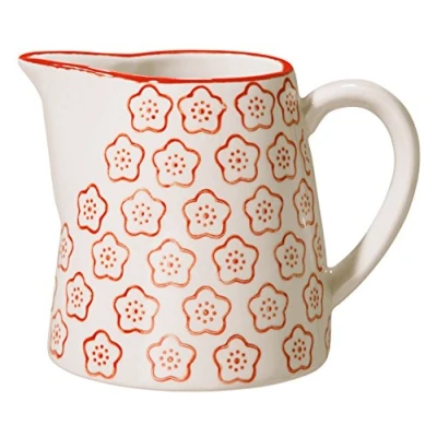 Abbildung von Bloomingville Milchkrug Isabella Retro Sahnekännchen Kännchen kleine Kanne Ø 8,5 x H cm, rot, Keramik, fasst ca. 250 ml