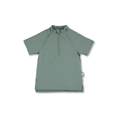 Abbildung von Sterntaler Kurzarm Schwimmshirt aus Bademodenstoff UV Shirt Unisex mit Schutz 50+ und Reißverschluss Rashguard Baby Kinder für Badespaß mattgrün, 110