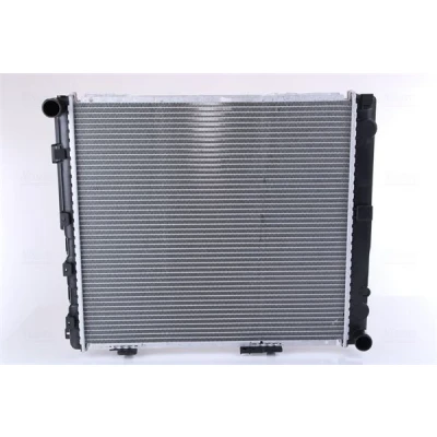 Abbildung von NISSENS 62697A Kühler, Motorkühlung Aluminium 532 489 40 Kühlrippen gelötet MERCEDES BENZ: W124 Saloon, Estate