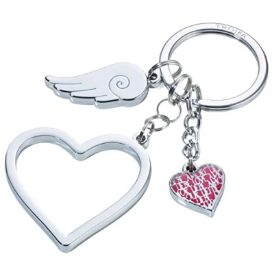 Abbildung von Troika Love Is In The Air KR17 01/CH Schlüsselanhänger mit 3 Anhängern Herz(groß), Herz(klein), Flügel glänzend silber das Original von