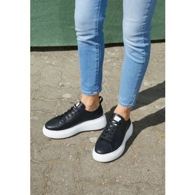Abbildung von Armani Exchange Damen The Super Sneaker, Schwarz, 37 EU