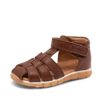 Abbildung von Bisgaard Jungen Unisex Billie Sandal, Brandy, 23 EU