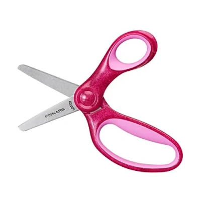 Abbildung von Fiskars Kinderschere, Ab 6 Jahren, Länge: 13 cm, Für Rechts und Linkshänder, Metall Klinge/Kunststoff Griffe, Pink, Glitter, 1064074