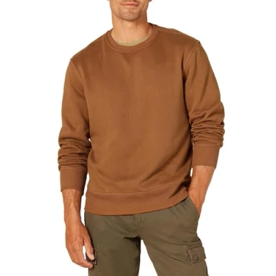 Abbildung von Amazon Essentials Herren Fleece Sweatshirt mit Rundhalsausschnitt (erhältlich in Big &amp; Tall), Toffee Braun, S