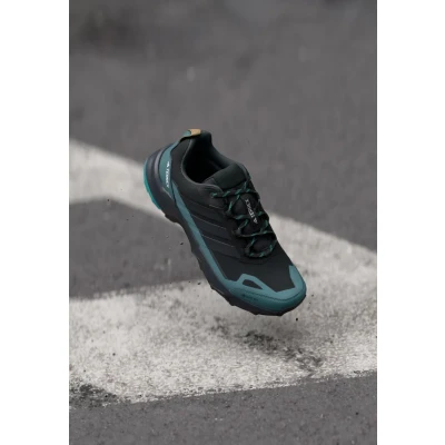 Abbildung von adidas Herren Terrex Skychaser AX5 Gore TEX Hiking Shoes Schuhe zum Wandern, Core Black/Carbon/Pure Teal, 43 1/3 EU