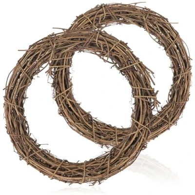 Abbildung von com four® 2X DIY Deko Holz Kranz zum basteln aus Rattan Dekorieren z.B von Fenstern, Tische und Türen (2 Stück Ø25cm)