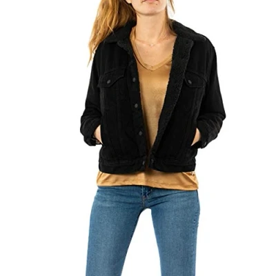 Abbildung von Levi&#039;s Damen Ex Boyfriend Sherpa Trucker Jacke