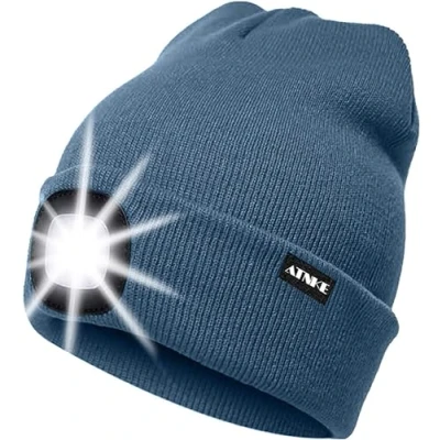 Abbildung von ATNKE LED Beleuchtete Mütze,Wiederaufladbare USB Laufmütze mit Licht Extrem Heller 4 Lampe Winter Warme Stirnlampe für Herren und Damen Geschenke/Shadow Blue