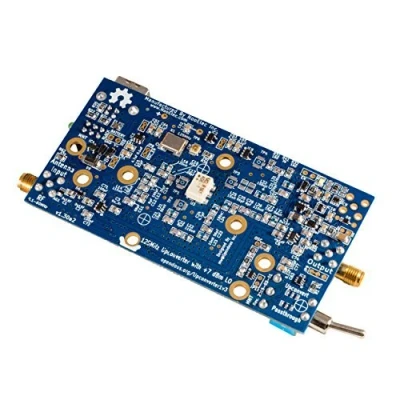 Abbildung von Ham It Up v1.3 Barebones Nooelec RF Upconverter für Software Defined Radio. Funktioniert mit den meisten SDRs wie HackRF &amp; RTL SDR (RTL2832U R820T/R820T2 Tuner); MF/HF Konverter SMA Buchsen