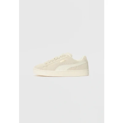 Abbildung von Puma Suede XL Unisex Sneaker low, Größe: 36, Alpine snow/warm white Veloursleder