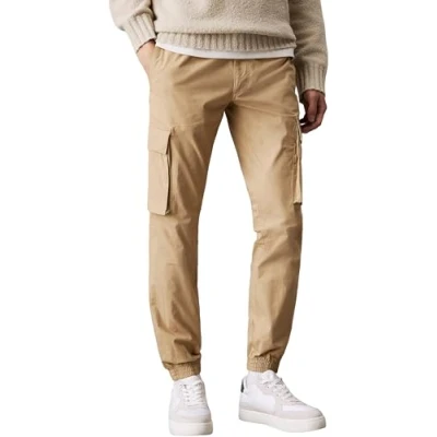 Abbildung von Calvin Klein Herren Cargo Hose Skinny Fit mit Taschen, Beige (Travertine), 36W
