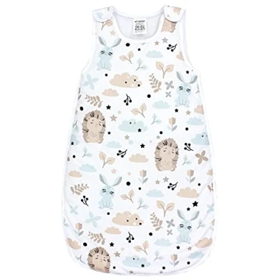 Abbildung von TupTam Ganzjahres Schlafsack OEKO TEX zertifizierte Materialien 2.5 TOG Seitlicher Reißverschluss Ärmellos, Farbe: Igel Hase Beige Mineralgrün, Größe: 80 86