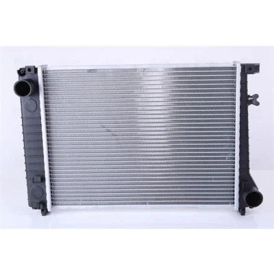 Abbildung von NISSENS 60797A Kühler, Motorkühlung Aluminium 440 329 32 Kühlrippen gelötet BMW: 3 Saloon, Convertible