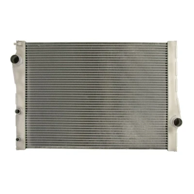 Abbildung von VALEO 701549 Kühler, Motorkühlung Aluminium 438 590 38 ohne Kühlmittelregler Kühlrippen gelötet BMW: X5