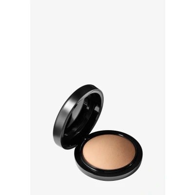 Abbildung von MAC Mineralize Skinfinish Natural Medium Golden 10 g