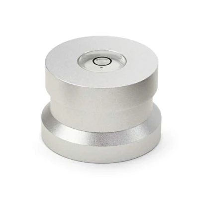 Abbildung von Dynavox Single Puck ASP3, Adapter aus Aluminium für 45er Schallplatten, integrierte Libelle zur Justage des Plattenspielers, Silber