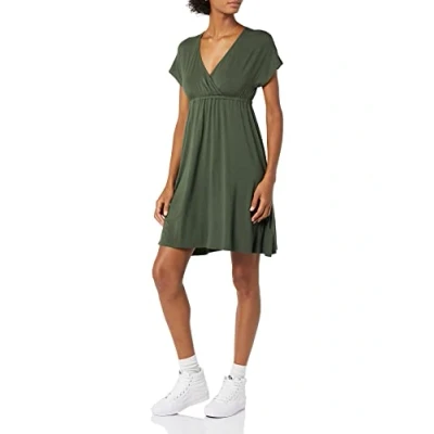 Abbildung von Amazon Essentials Damen Surplice Kleid (Erhältlich in Übergröße), Dunkles Olivgrün, L
