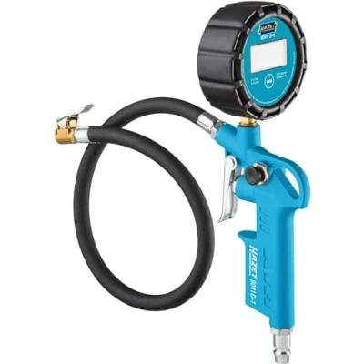Abbildung von HAZET Reifenfüll Messgerät 9041D 1 I Digitale Anzeige, beleuchtet, Messbereich: 0 12 bar, Schlauchlänge: 400 mm, Manometer Durchmesser: 63 mm Reifendruckprüfer für Auto, Motorrad, Lkw uvm.