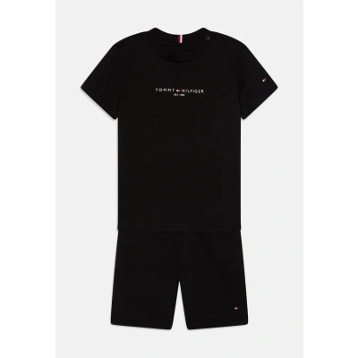 Abbildung von Tommy Hilfiger Essential SET Tshirt basic für Kinder, Größe: 74, Black