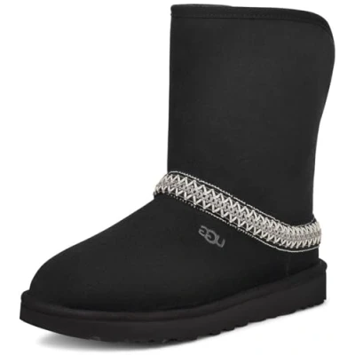 Abbildung von UGG Classic Short Crescent Mode Stiefel, Black