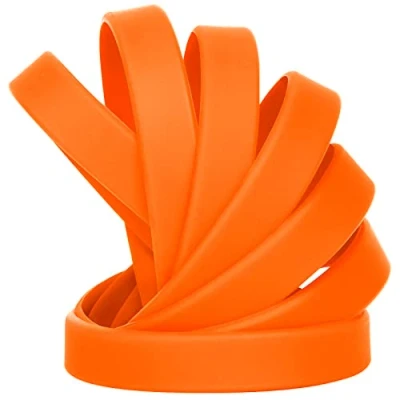 Abbildung von LVNRIDS 50 Stück Silikon Armbänder Gummi Armband freundschaftsarmband Kinder Jugend, 7 inch Länge Großhandel Sport Silikonarmband Bulk Geschenke für Lehrer liefert Party Dekorationen Weiß