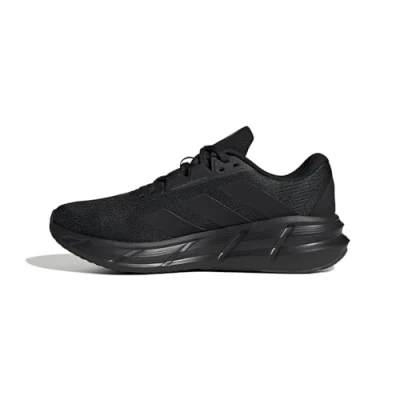 Abbildung von adidas Performance Questar 3 Laufschuh Straße, Herren, Größe: 44 2/3, Core black/grey six Schuhe