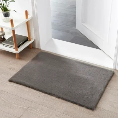 Abbildung von Teppich Wölkchen Fellteppich Kunstfell Waschbar, Hasenfell Imitat, Kaninchenfell, Kurzfell Flauschiger Wohnzimmer, Bettvorleger Schlafzimmer, Fell Dunkelgrau 60x90cm