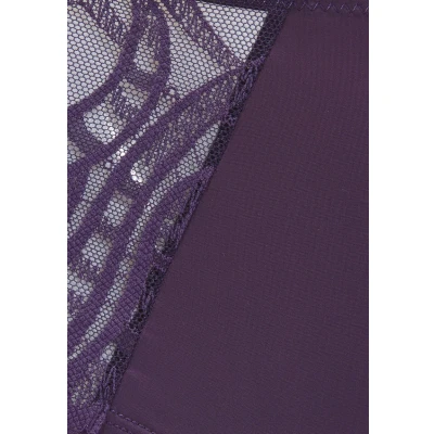 Abbildung von LASCANA Panty »Flora«, mit feiner, leicht transparenter Spitze und edlem Accessoire