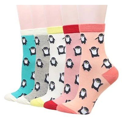 Abbildung von Cansok Damen Crew Neuheit Tier Pinguin Socken Geschenk Baumwolle anziehen Wadensocken Packung mit 5