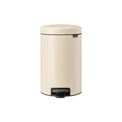 Abbildung von Brabantia NewIcon Treteimer 12L Medium Abfalleimer für Küche oder Schlafzimmer Sanft Schließender Deckel Leichte Pedalbedienung Entnehmbarer Inneneimer Dreamy Blue 25 x 34 41 cm