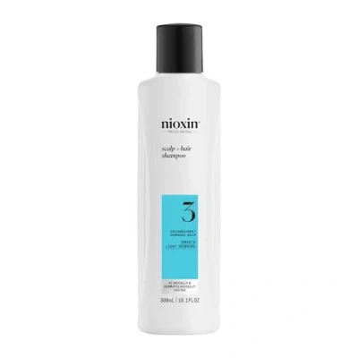 Abbildung von Nioxin Scalp + Hair System 3 Shampoo Tiefenreinigungsshampoo für coloriertes, trockenes &amp; strapaziertes Haar. Beugt dünner werdendem Haar vor mit Biotin, Koffein Niacinamid (300 ml)