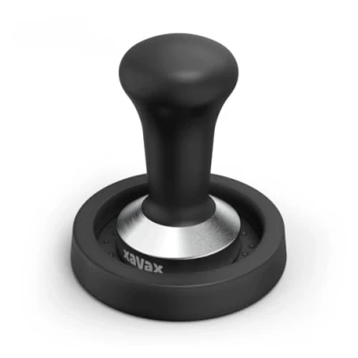Abbildung von Xavax Kaffee Tamper 51mm mit Tampermatte Silikon (Barista Set Kaffeestampfer Edelstahl Base 51 mm und Ablage rutschfest, Espresso Stamp für Kaffeepulver, Siebträgermaschine) schwarz