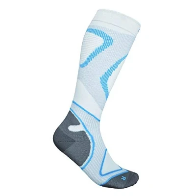 Abbildung von BAUERFEIND Men&#039;s Run Performance Laufsocken, Kniestrümpfe mit Targeted Compression Zone, Blau Weiß, 44 46 / XL