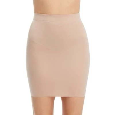 Abbildung von SPANX Shapewear für Damen Sculpting, Half Slip (Regular und Übergröße), Foundation, S