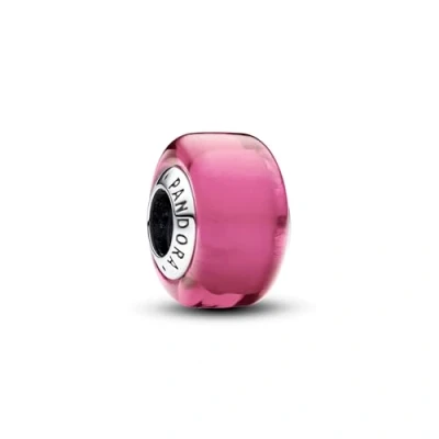 Abbildung von PANDORA Moments Rosafarbenes Murano Glas Mini Charm aus Sterling Silber, Kompatibel Armbänder, 793107C00