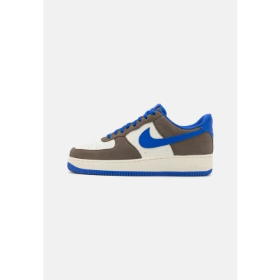 Abbildung von Nike Sportswear AIR Force 1 07 Sneaker low, Herren, Größe: 39, Cave stone/hyper royal/sail Leder/synthetik