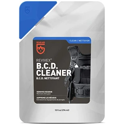 Abbildung von GEAR AID Revivex B.C.D. Reiniger und Conditioner für Tauchausrüstung, 295 ml