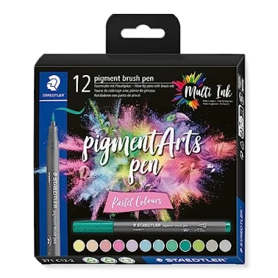 Abbildung von STAEDTLER brush pen pigment Arts, pastell, Premium Zeichentusche, Pinselspitze für variable Linienbreite, wasserfest, 12 pens in sortierten pastel colours im Kartonetui, 371 C12 2