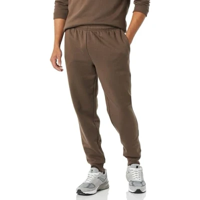 Abbildung von Amazon Essentials Herren Fleecejogginghose, Mittel Braun, M